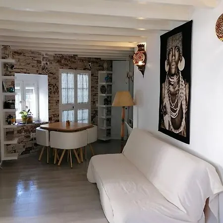 House Maruja Includes 2 Complet With Wifi & Jacuzzi Holiday home Cutar